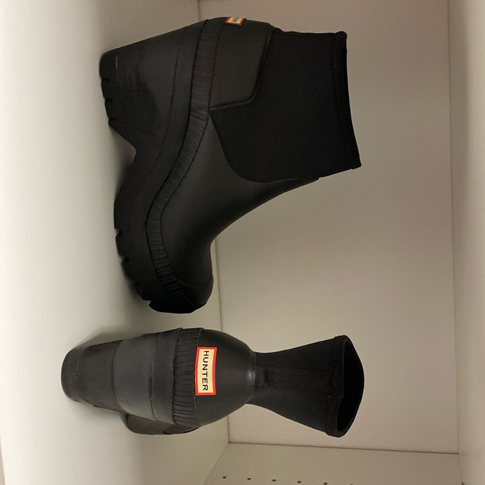 RARE HUNTER neoprene wedge heel ankle booties size 10